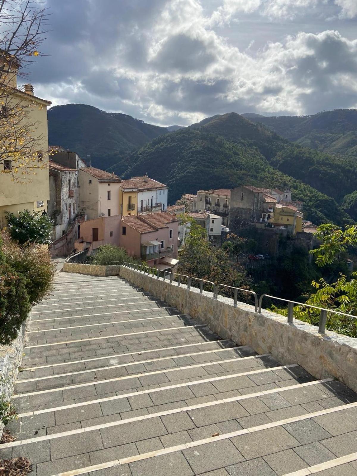 La Terrazza Nel Borgo Hotell Tortora Eksteriør bilde