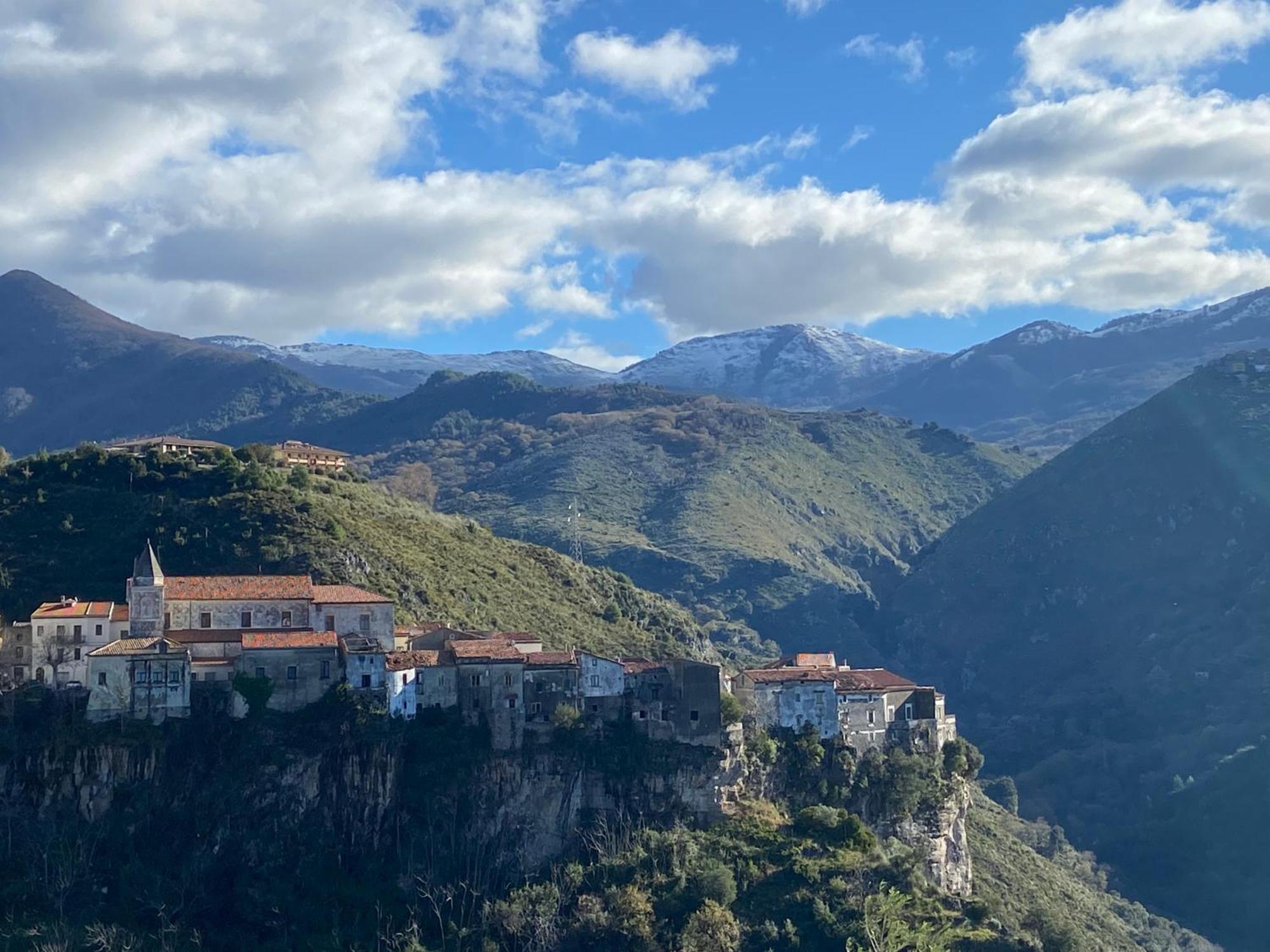 La Terrazza Nel Borgo Hotell Tortora Eksteriør bilde